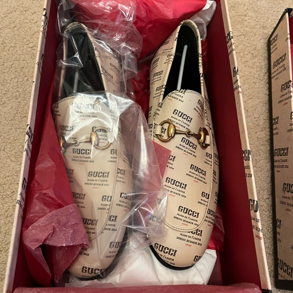 Gucci Stamp Print Leather Loafer men's new with tags and in box - Picture 5 of 8